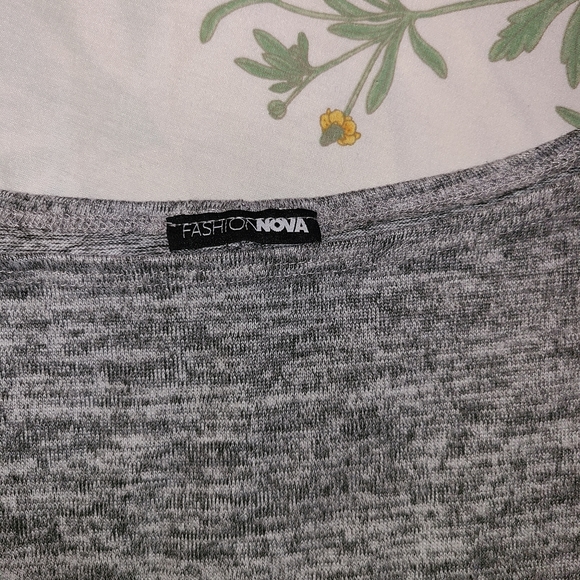 Off the shoulder sweater - Picture 3 of 3